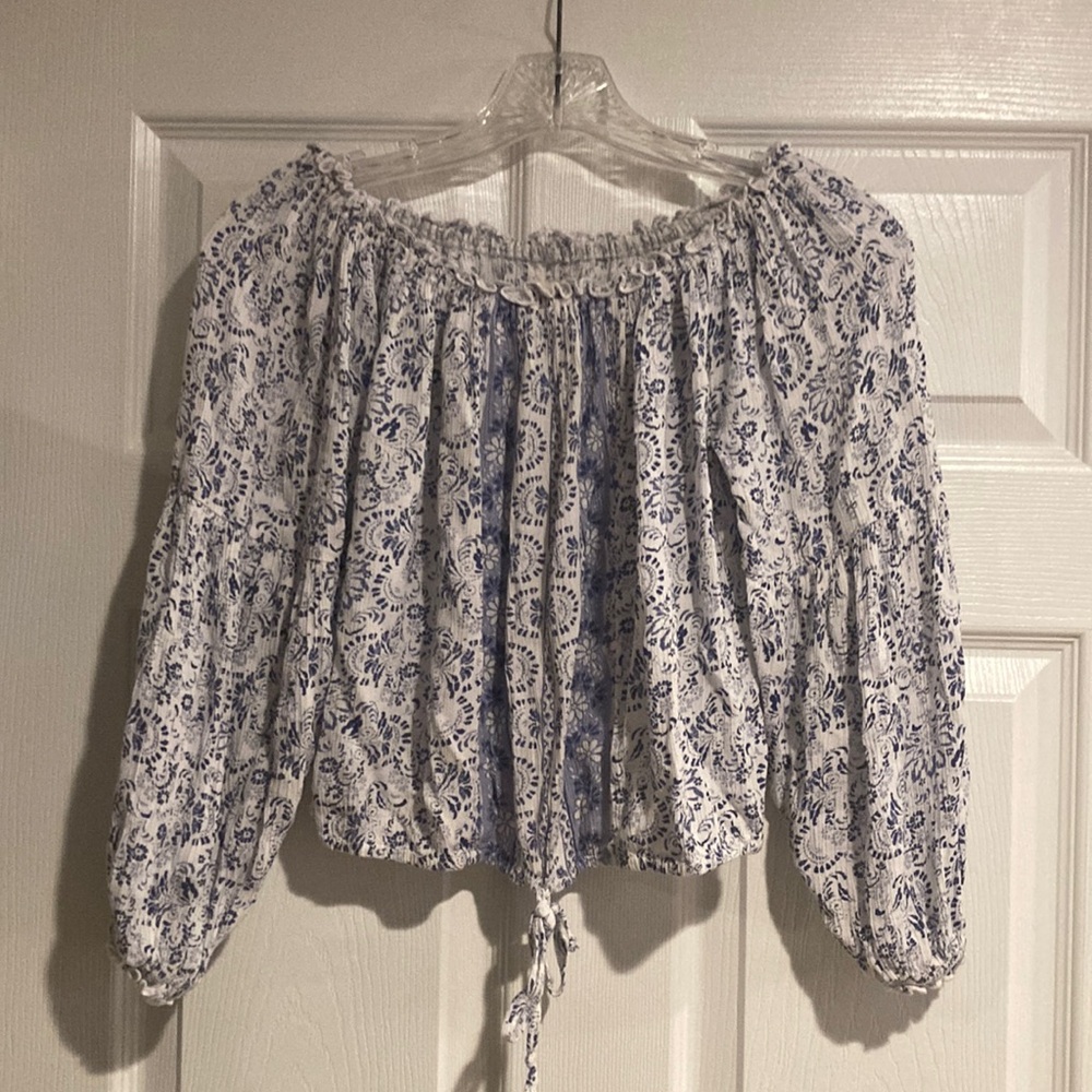 Hollister top